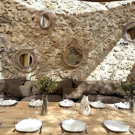 Grande Maison Familiale Village * Лёкат